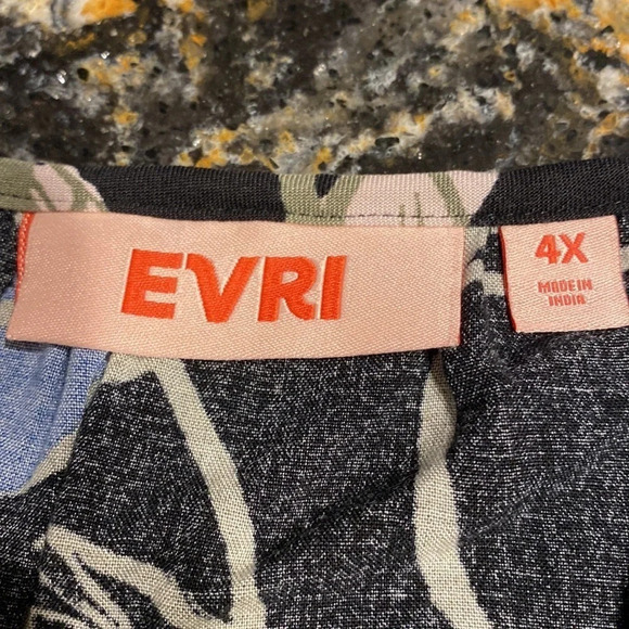 P womens Ebro floral 3/4 sleeve plus size top 4X. - Picture 3 of 4